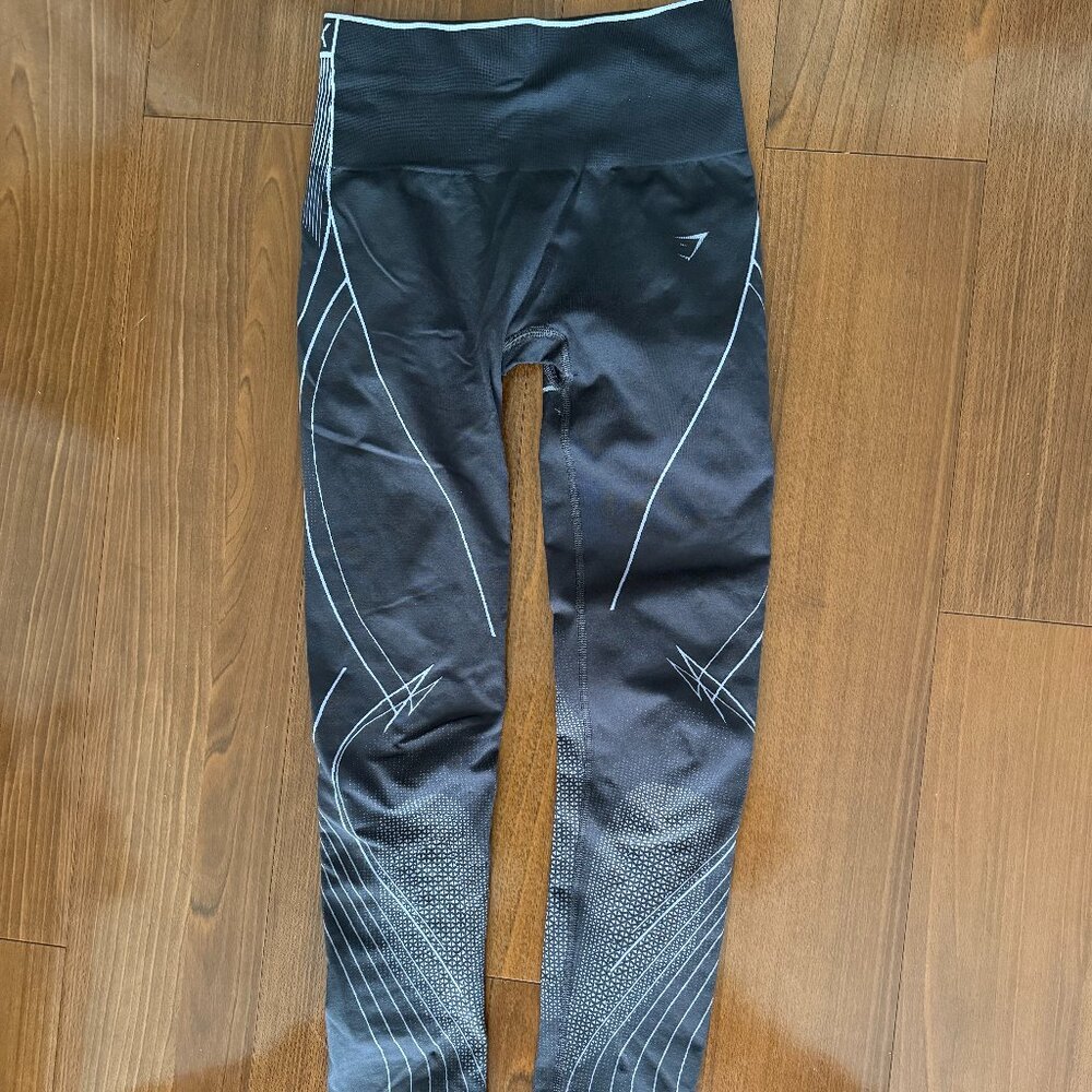 Gymshark Black Apex Leggings with Gray Detailing